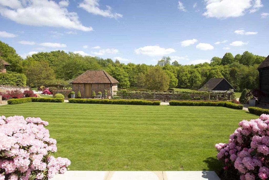 Extensive grounds