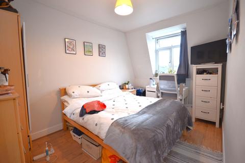 4 bedroom flat to rent, Churchfield Road, Acton Central W3 6AX