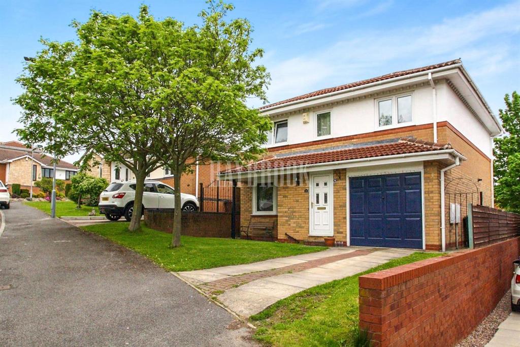 Cherry Hills, Darton 5 bed detached house £225,000