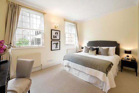 2 bedroom flat to rent, Motcomb Street, London