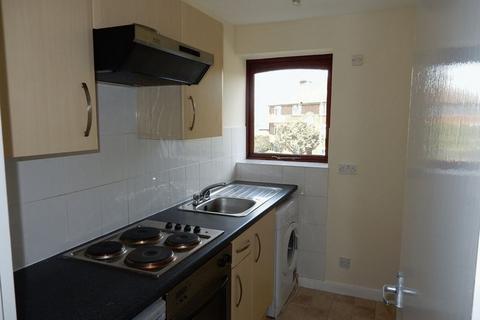 Studio to rent, Manor Road, Wallington