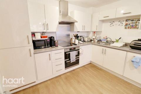 1 bedroom apartment to rent, Maxwell Road, ROMFORD