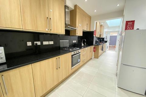 undefined, Uxbridge Road, HANWELL