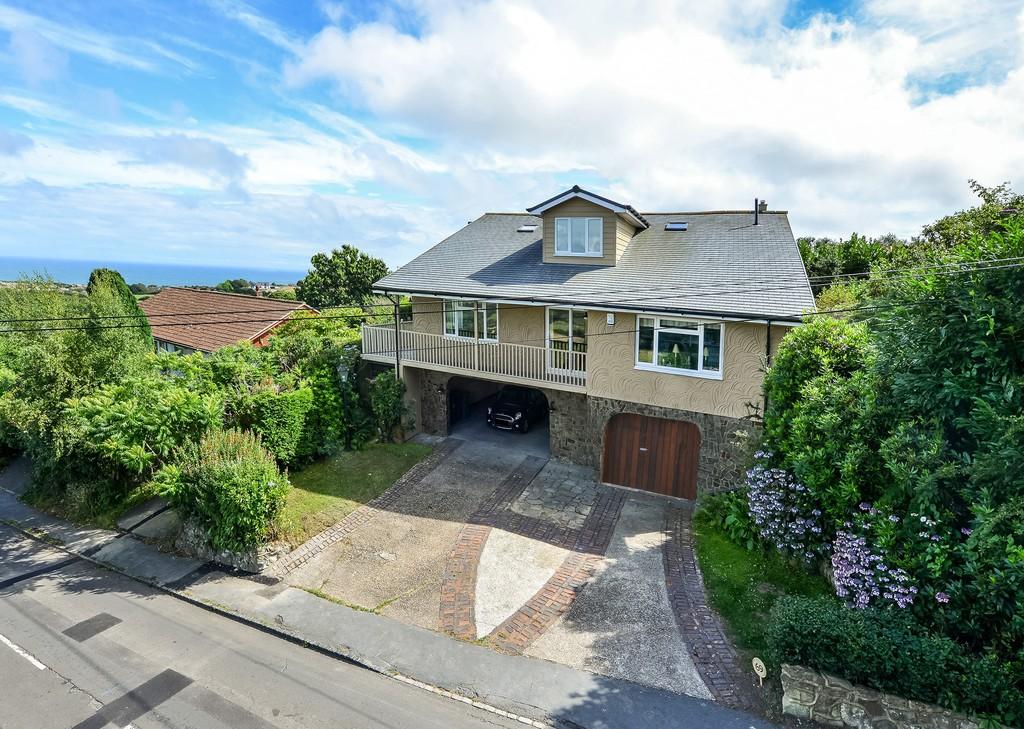 Battery Hill, Fairlight, East Sussex TN35 4AL 5 bed detached house £