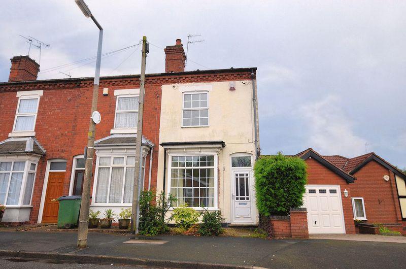 Birch Road, Oldbury 2 bed end of terrace house £130,000