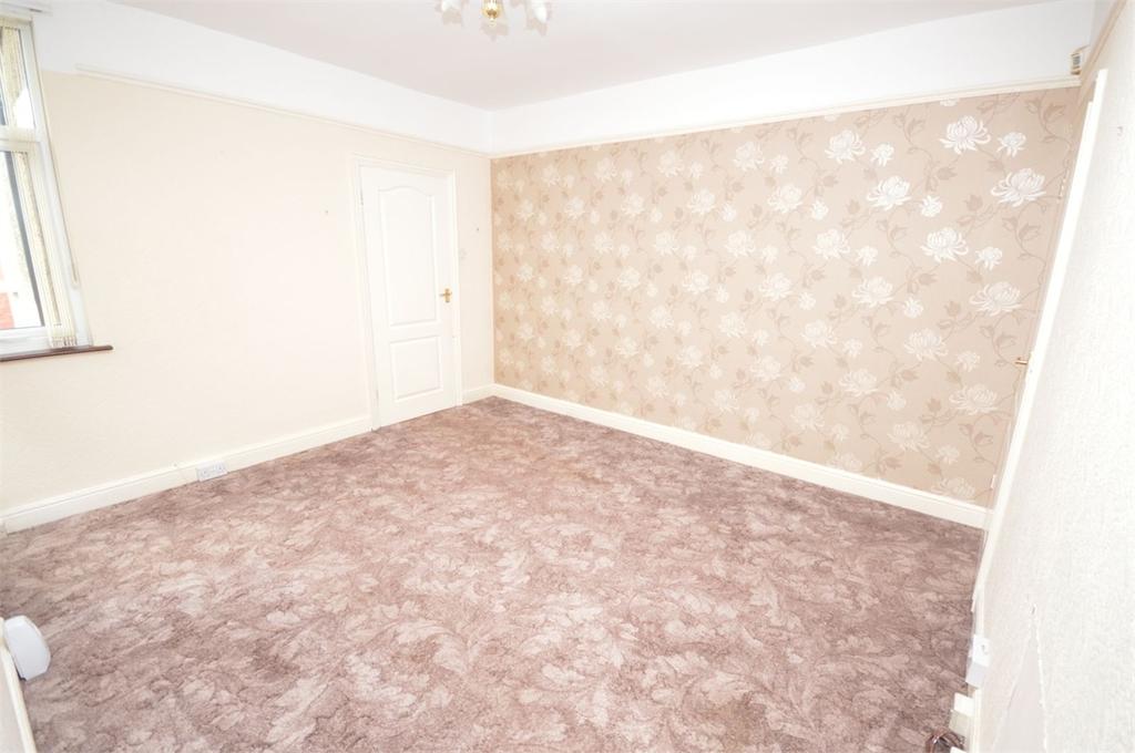Wheelwright Lane, Holbrooks, COVENTRY, West Midlands 3 bed semi