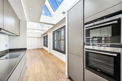 2 bedroom penthouse to rent, St Martins Lane, Covent Garden, WC2N