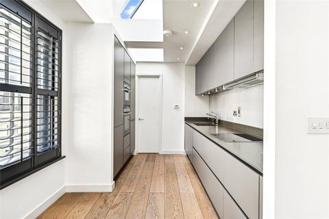 2 bedroom penthouse to rent, St Martins Lane, London, WC2N