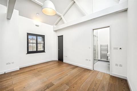 2 bedroom penthouse to rent, St Martins Lane, London, WC2N
