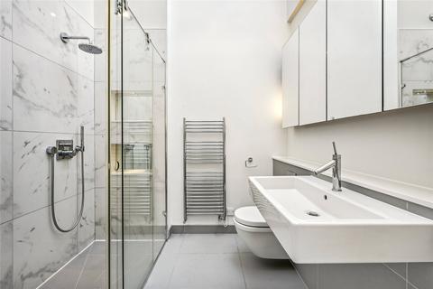 2 bedroom penthouse to rent, St Martins Lane, London, WC2N