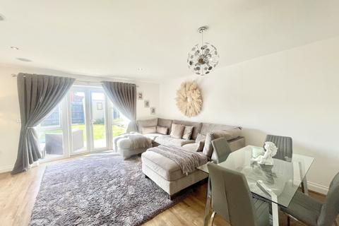 3 bedroom terraced house to rent, Kings Wood Park, Epping, CM16