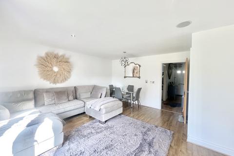 3 bedroom terraced house to rent, Kings Wood Park, Epping, CM16