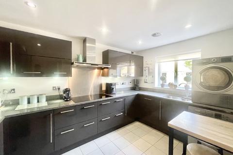 3 bedroom terraced house to rent, Kings Wood Park, Epping, CM16