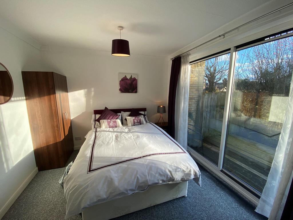 Room 6 (Main)