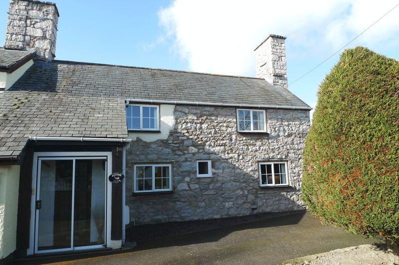 Llanrhaeadr, Denbigh 2 bed semidetached house £550 pcm (£127 pw)