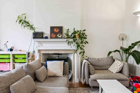 3 bedroom flat to rent, Connaught Square, Hyde Park, London