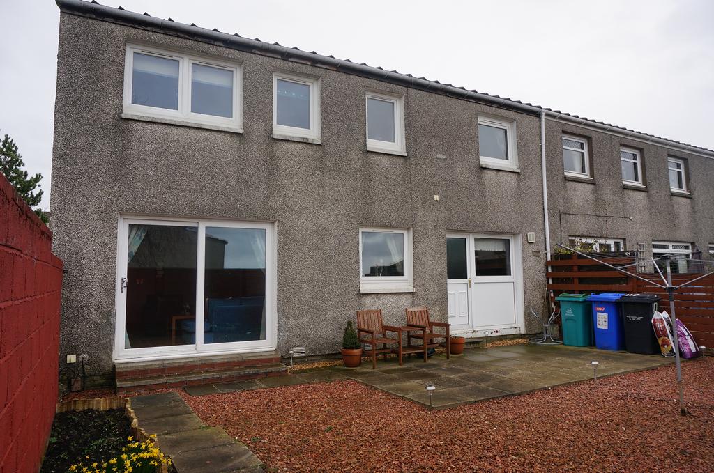 Condorrat, Cumbernauld G67 4 bed end of terrace house £650 pcm (£150 pw)
