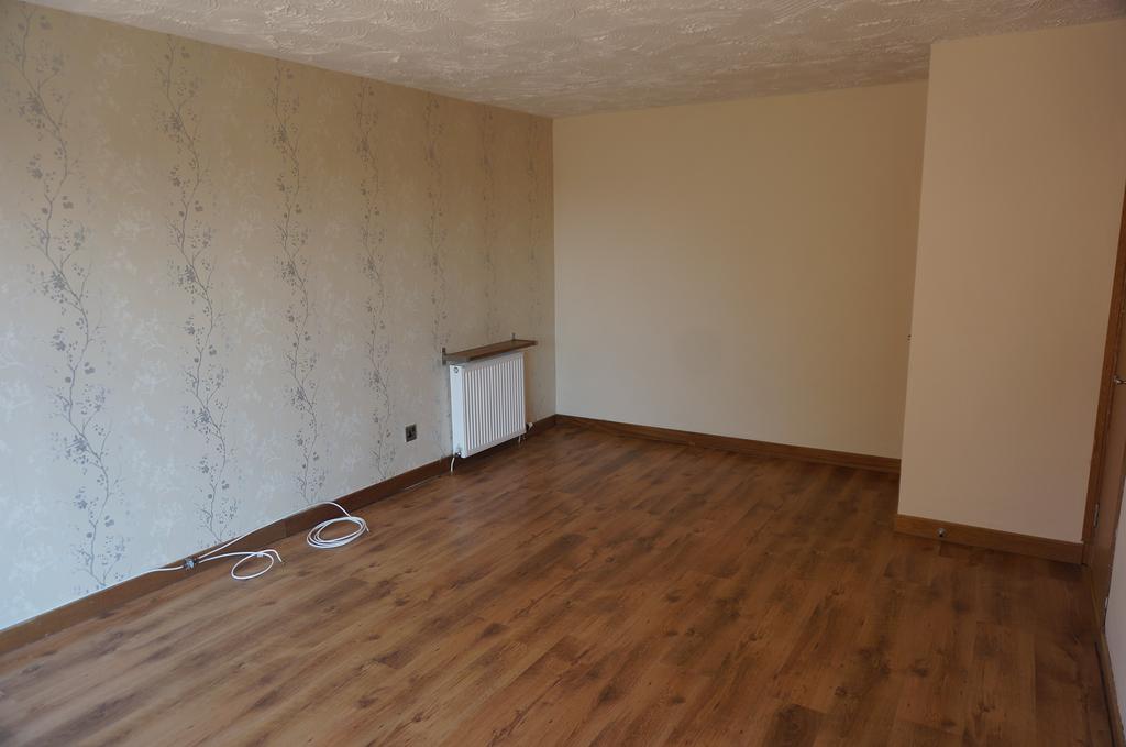 Condorrat, Cumbernauld G67 4 bed end of terrace house £650 pcm (£150 pw)