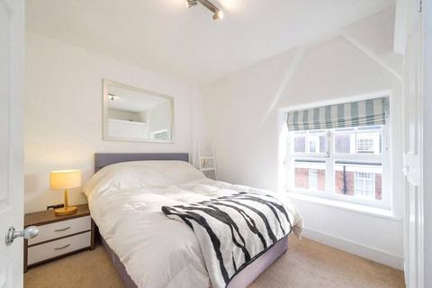 2 bedroom flat to rent, Gilbert Street, Mayfair, London, W1K
