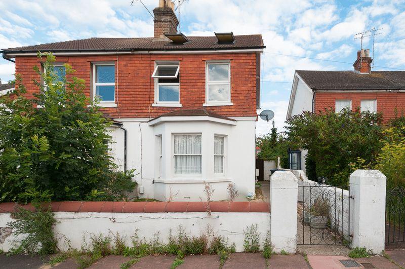 Rugby Road, Worthing 2 bed apartment £210,000