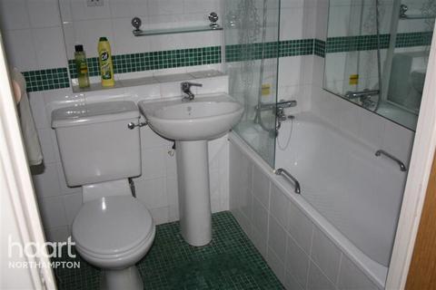 2 bedroom apartment to rent, Wellington Street, Northampton