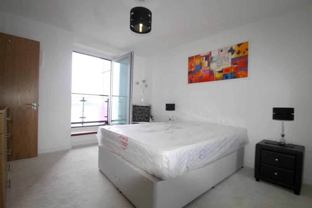 Prospect Place, Cardiff 2 bed flat £1,200 pcm (£277 pw)