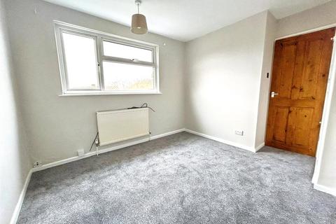 3 bedroom terraced house to rent, Blakeney Crescent, Melton Mowbray, Leicestershire