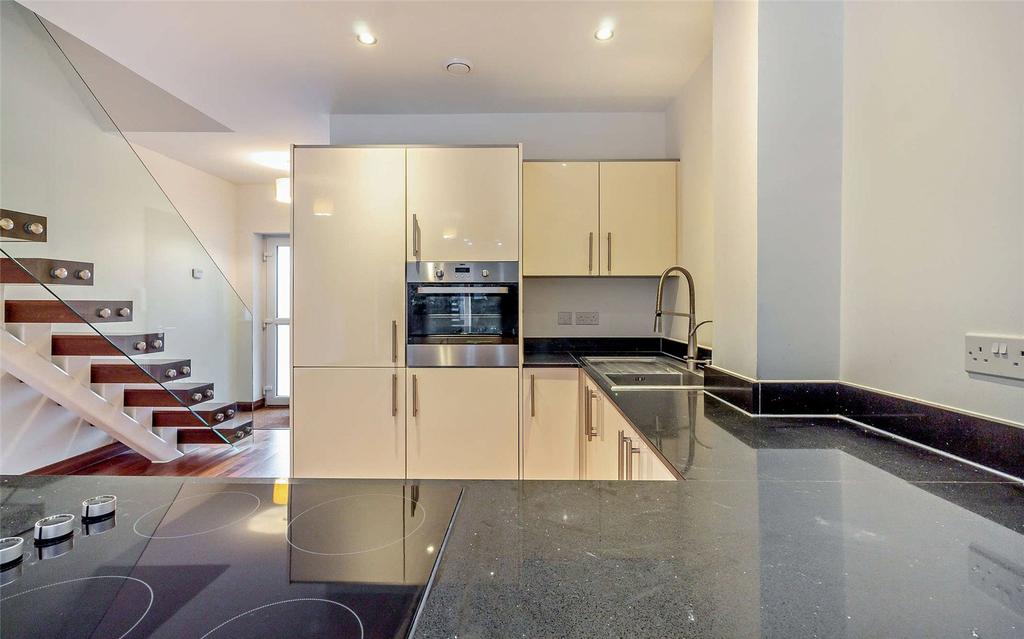 Kitchen/Lounge Area