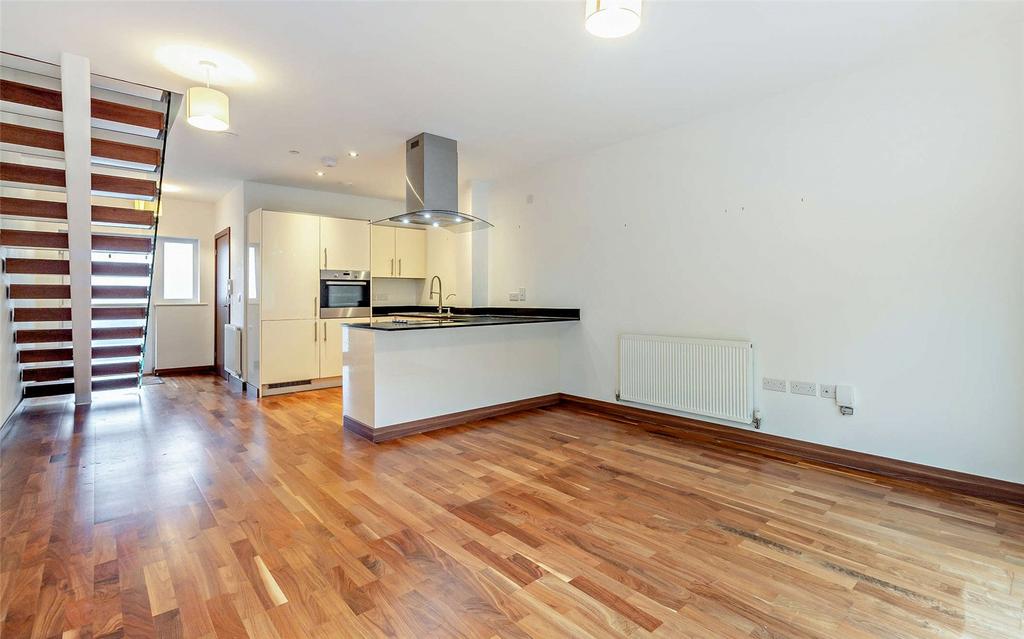 Kitchen/Lounge Area