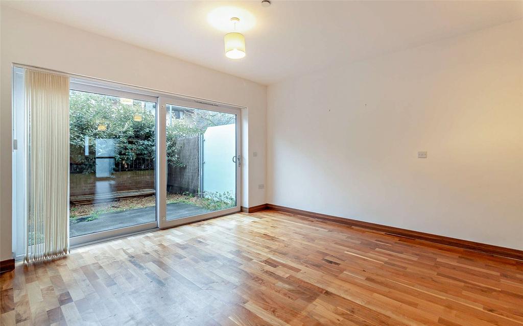 Kitchen/Lounge Area