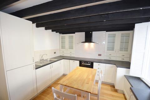 2 bedroom house to rent, Orchard Street, Chichester PO19