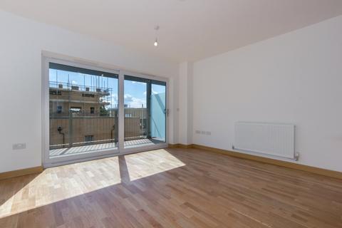 2 bedroom apartment to rent, Flamsteed Close, Cambridge