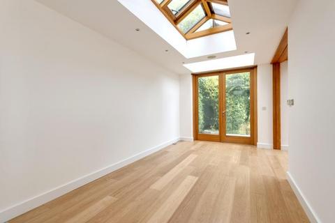 undefined, Hillway, Highgate, N6