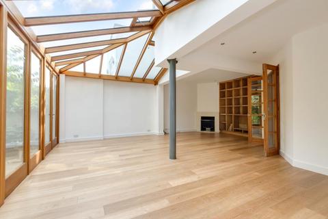 undefined, Hillway, Highgate, N6