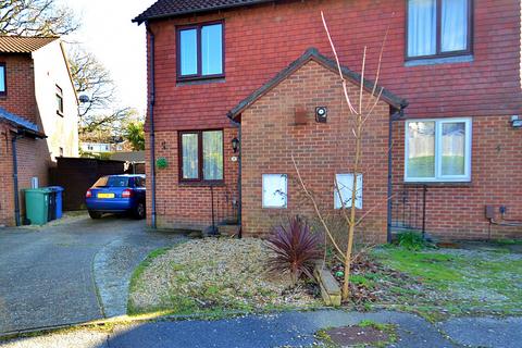 2 bedroom semi-detached house to rent, Creekmoor