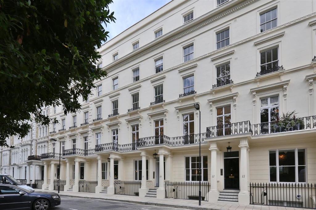Leinster Square 3 bed flat £11,917 pcm (£2,750 pw)