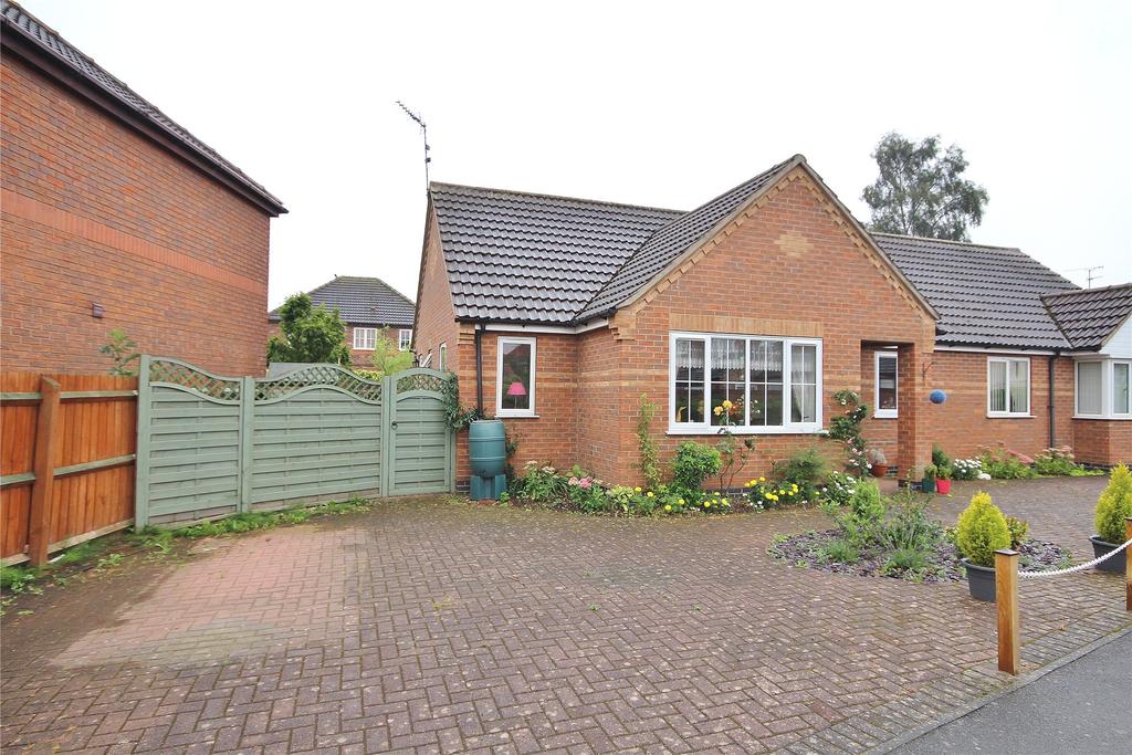 Rivermead, Lincoln, LN6 2 bed semidetached bungalow £152,500