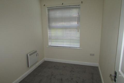 2 bedroom apartment to rent, Dell Road Shawclough.