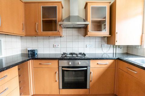 3 bedroom terraced house to rent, London N11