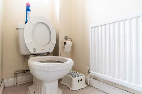 3 bedroom terraced house to rent, London N11