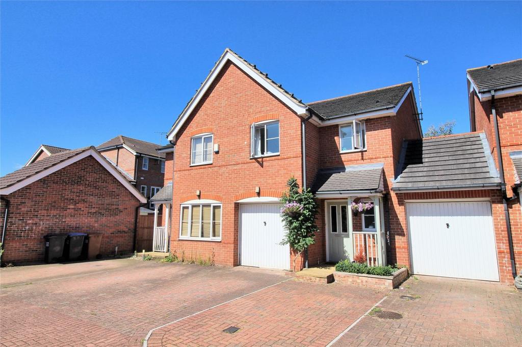 Mulberry Mead, Hatfield, Hertfordshire 3 bed semi-detached house - £375,000