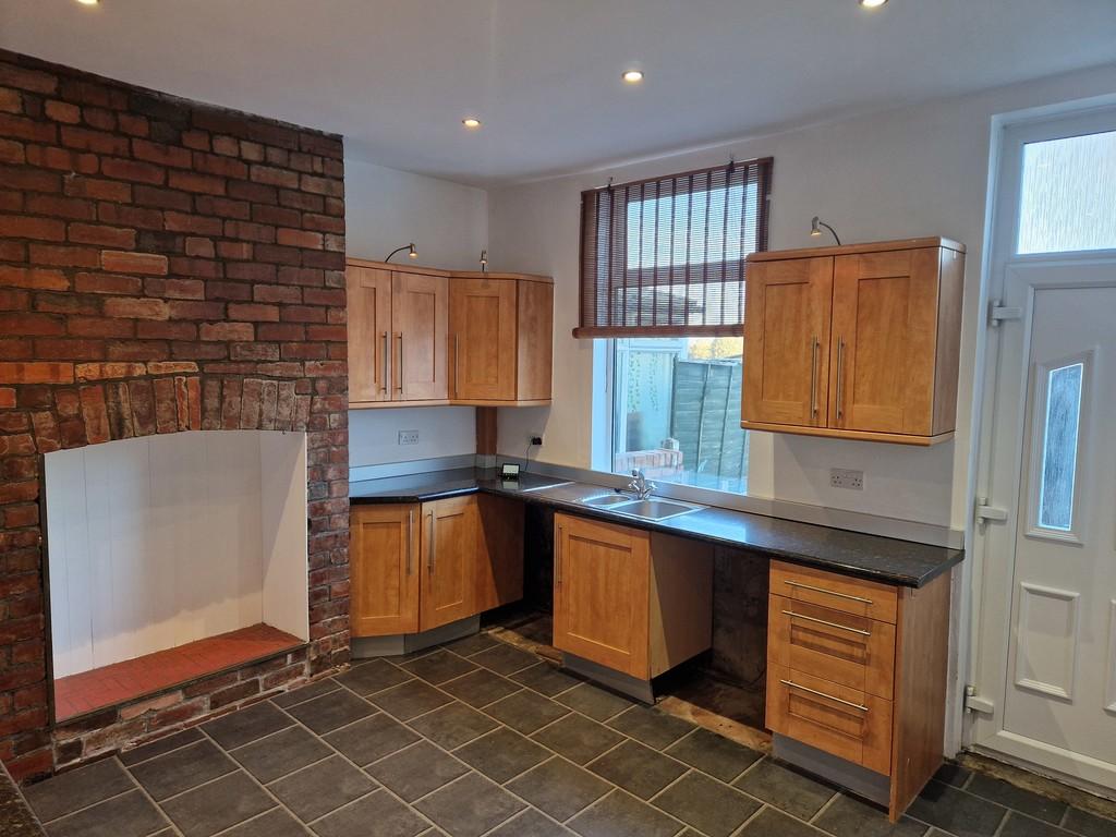 202 Aberford Road   Kitchen 1