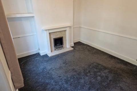 2 bedroom terraced house to rent, Aberford Road, Stanley, Stanley, West Yorkshire