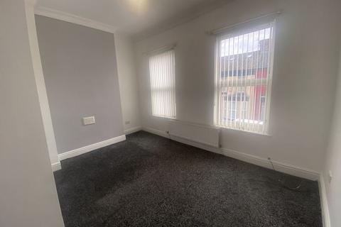 3 bedroom terraced house to rent, 3 bedroom terraced property on Woodcroft Road, L15