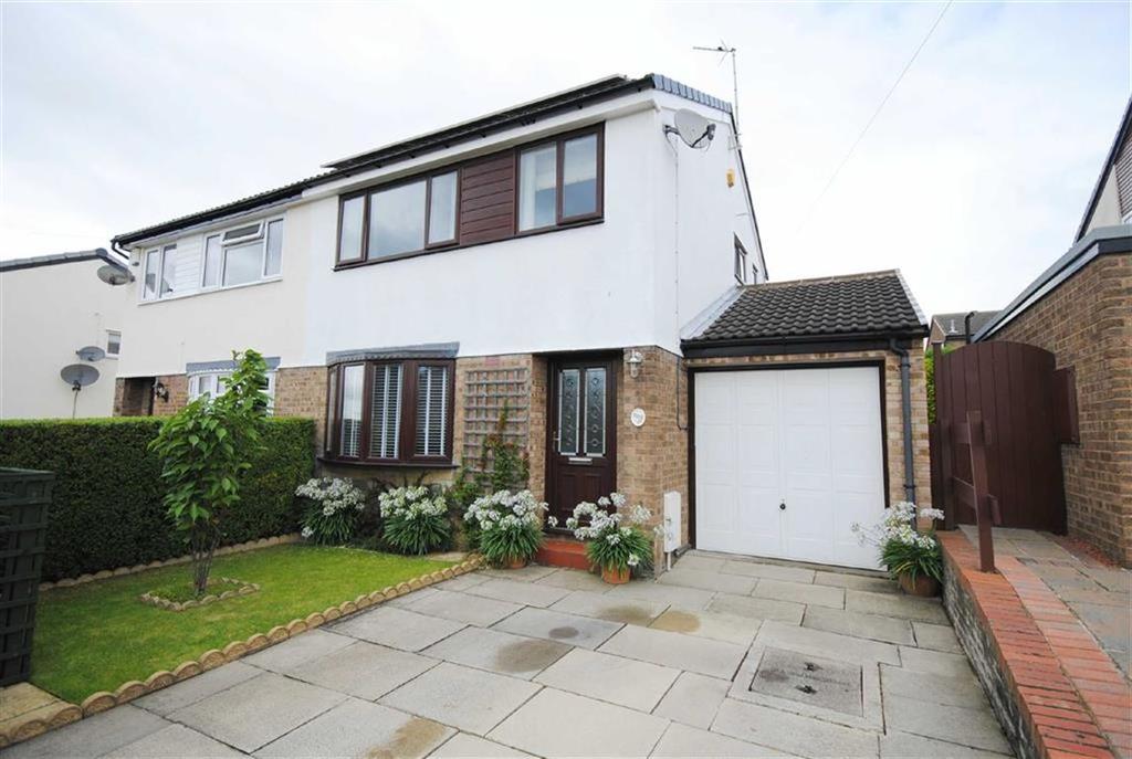 Pembroke Rise, Kippax, Leeds, LS25 3 bed semi-detached house - £185,000