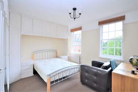 3 bedroom flat to rent - Bromyard Avenue, East Acton W3 7JD