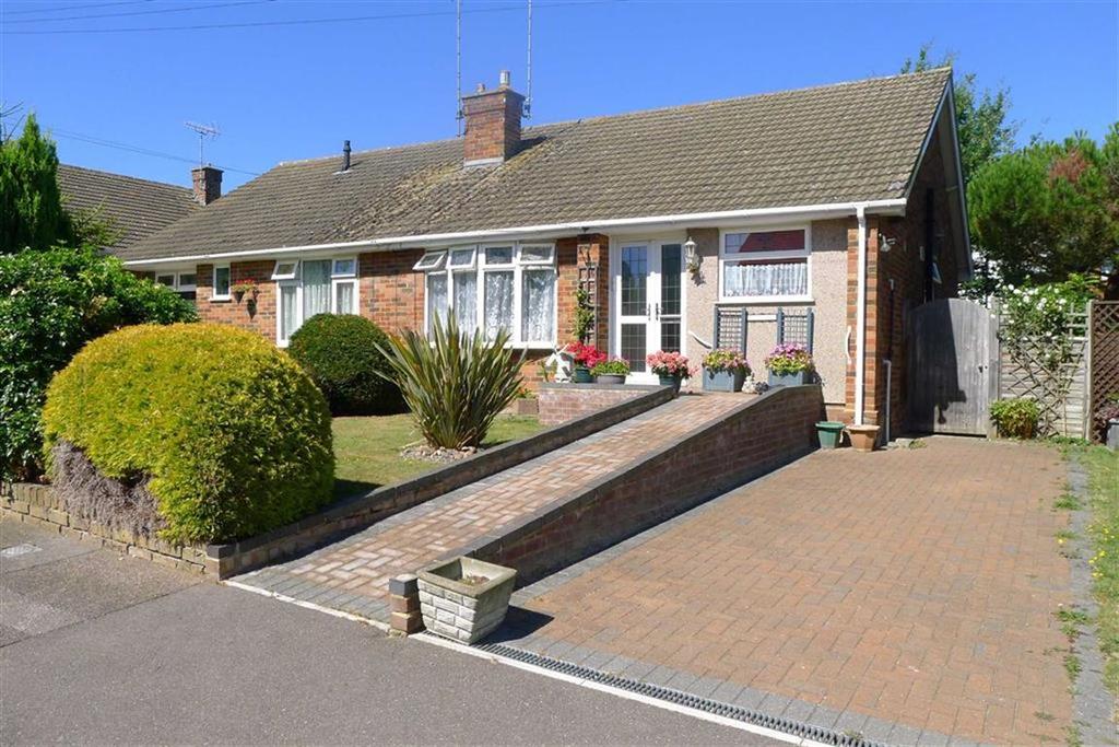 Silverdale Drive, Rainham, Kent, ME8 2 bed semidetached bungalow £260,000