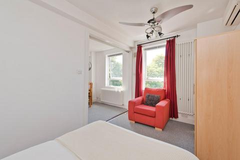 undefined, Crabtree Hall, Rainville Road, Hammersmith, London, W6