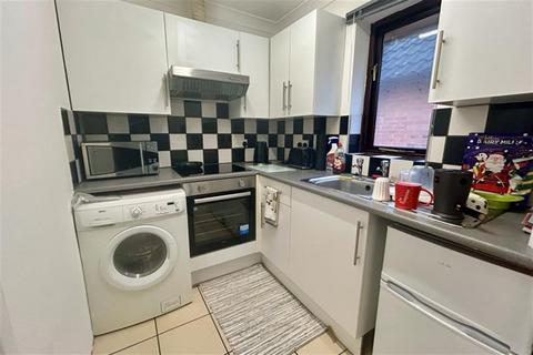 Studio to rent, Southampton