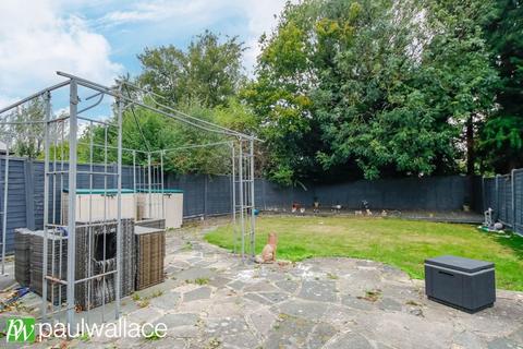 13 Hyde Mead, Nazeing, Waltham Abbey, EN9 2HP